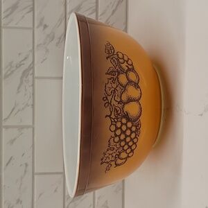Vintage Pyrex Old Orchard Mixing Bowl 2.5 Quart